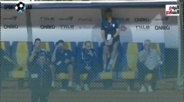 مساعد فيريرا يثير الجدل بسلوك غير معتاد خلال مباراة ديكيداها اليوم